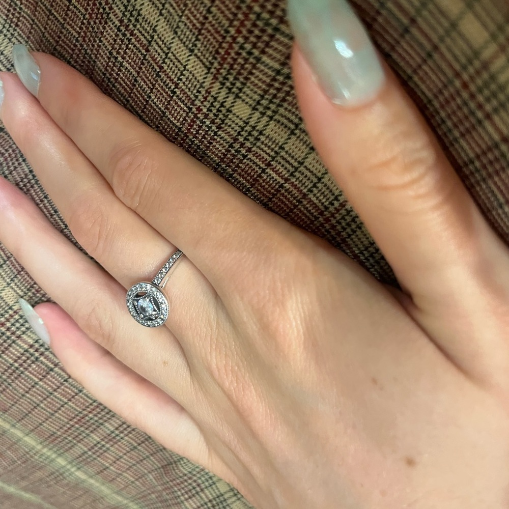 Super shiny Sterling silver circle crystal ring vintage